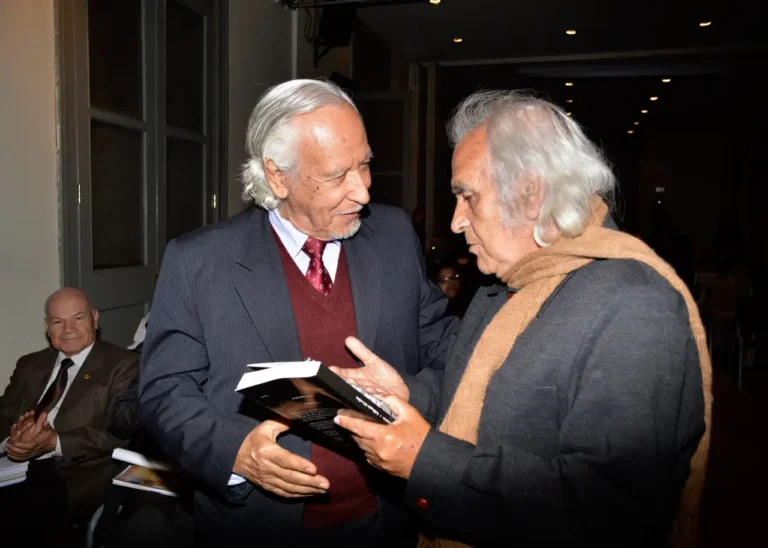 Manuel Pantigoso junto a colegas de la Universidad Ricardo Palma