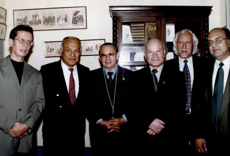 En la incorporación de Jesús Cabel al Instituto Ricardo Palma con Miembros del Instituto, 2003