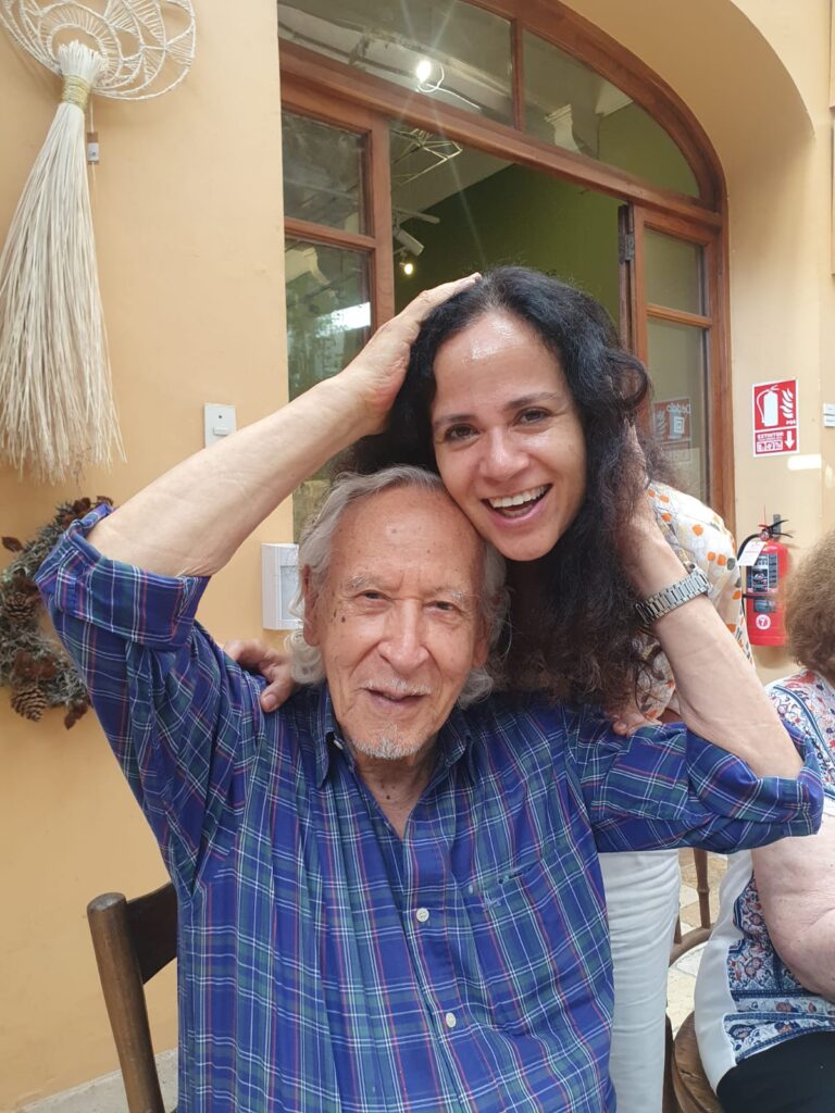 Manuel con su hija Leonil