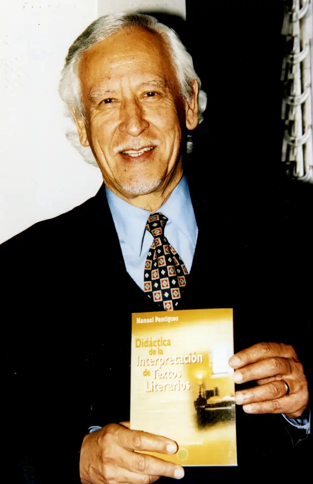 Manuel Pantigoso en la presentación de su libro Didáctica de la Interpretación de Textos Literarios, 2003 (2ª Edición)