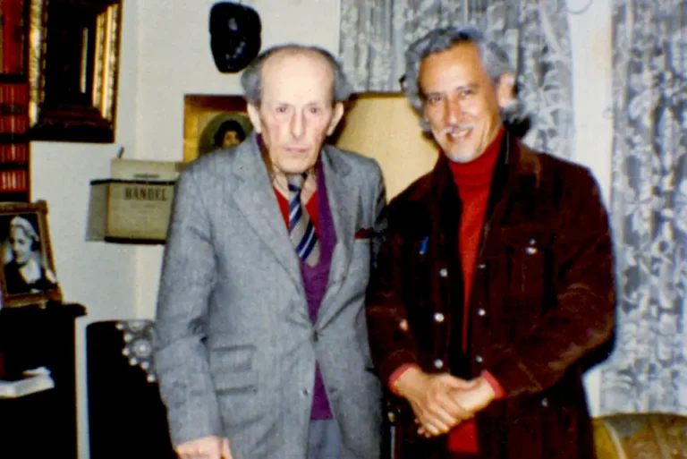 Manuel Pantigoso con Javier Abril, en Montevideo, 1982