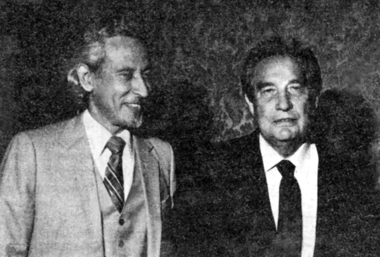 Manuel Pantigoso con Octavio Paz en Madrid, 1982